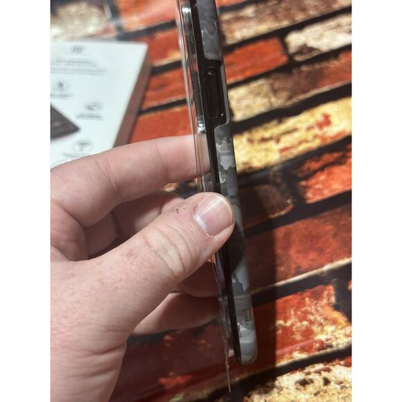 Richmond & Finch Brown Camouflage iPhone 6.5 screen Case - Picture 5 of 5